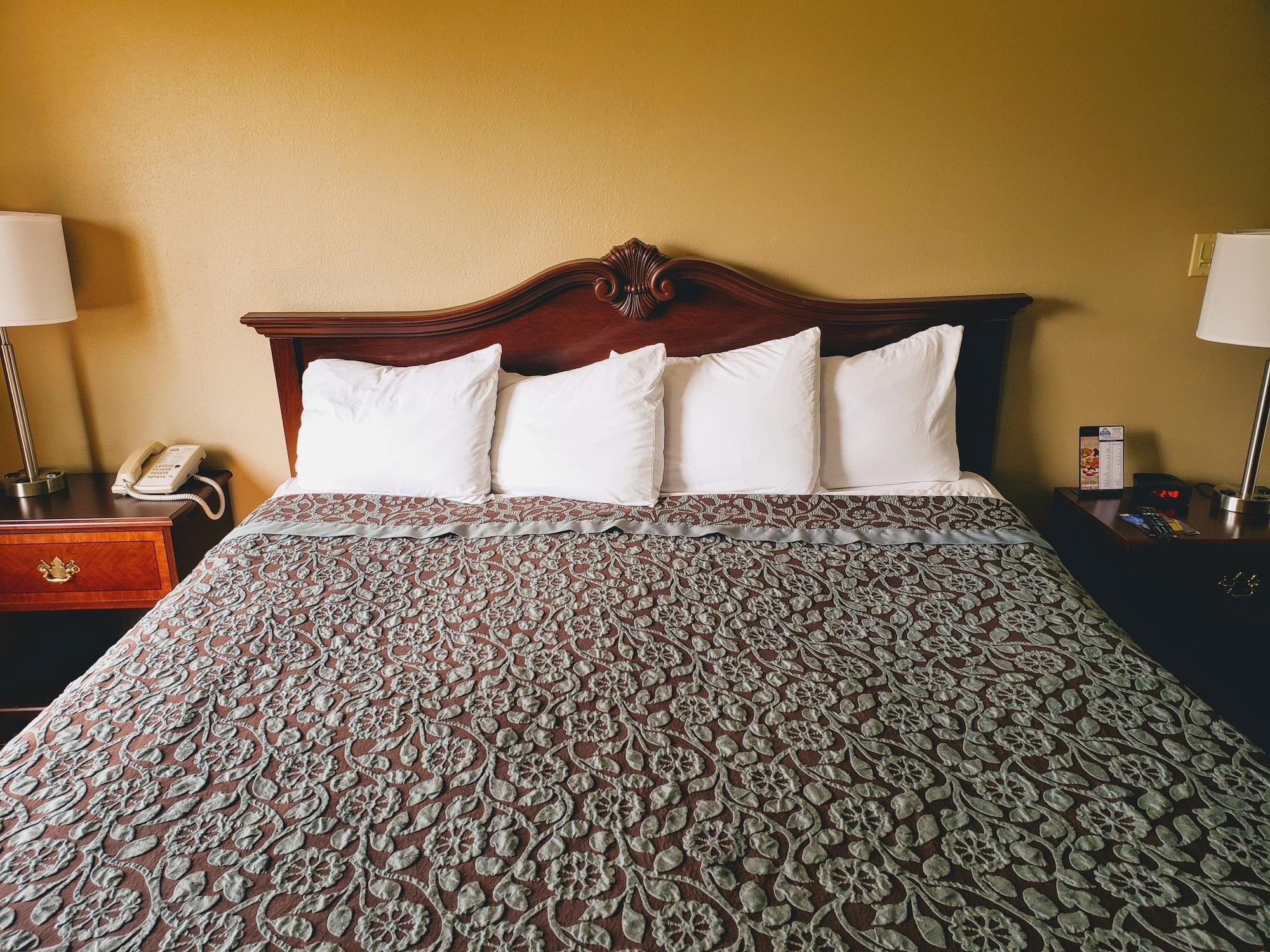 Days Inn & Suites By Wyndham Of Morris Eksteriør bilde