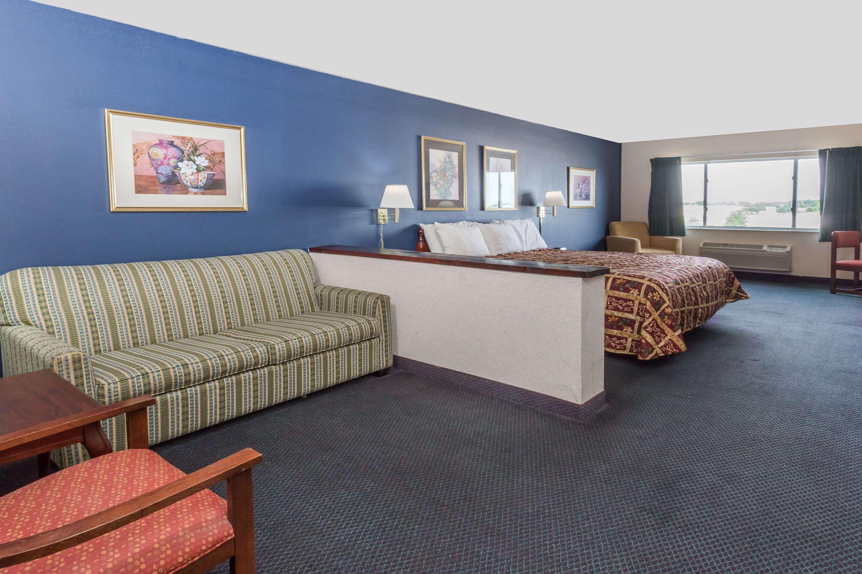 Days Inn & Suites By Wyndham Of Morris Eksteriør bilde