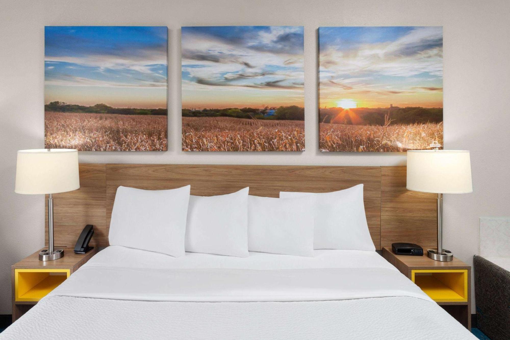 Days Inn & Suites By Wyndham Of Morris Eksteriør bilde