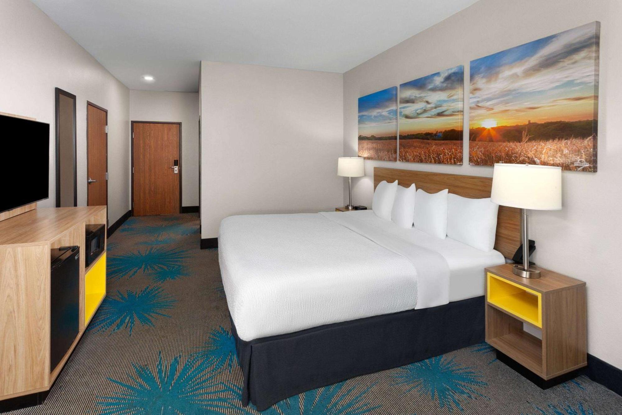 Days Inn & Suites By Wyndham Of Morris Eksteriør bilde