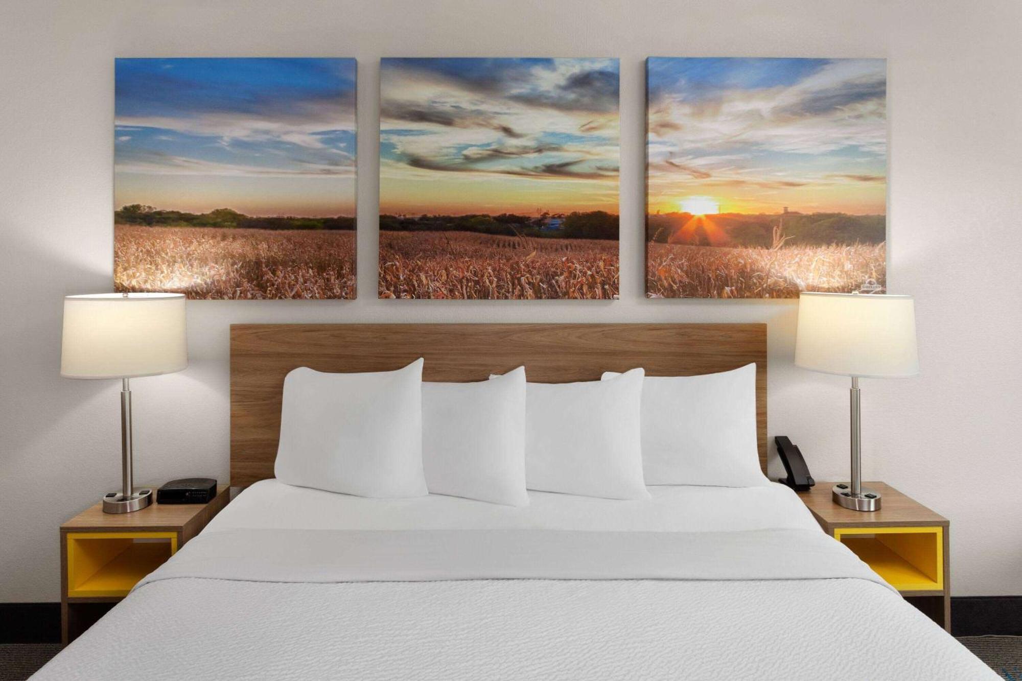 Days Inn & Suites By Wyndham Of Morris Eksteriør bilde