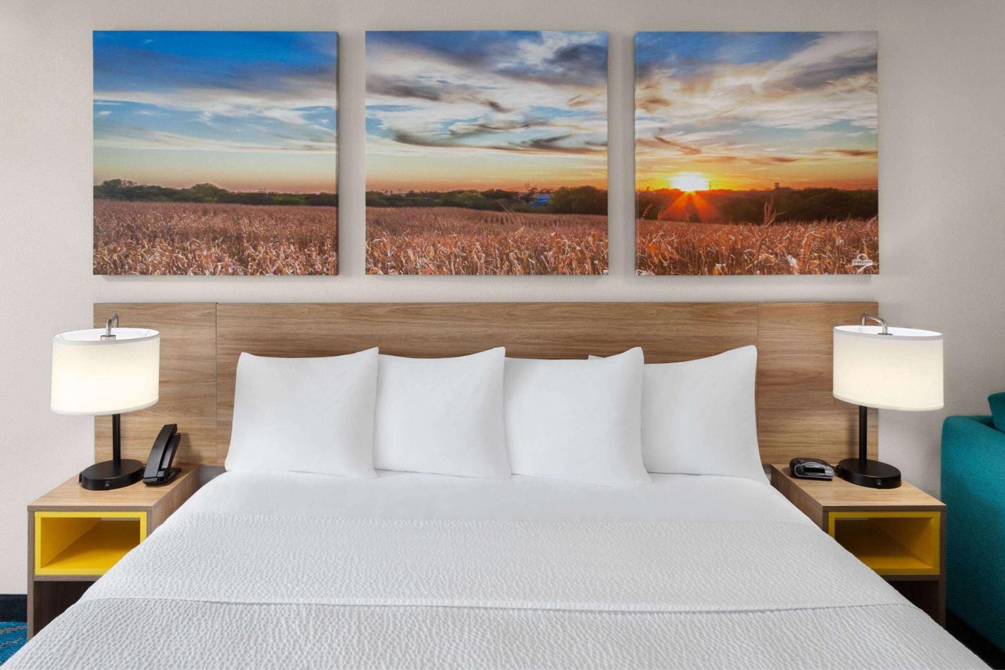Days Inn & Suites By Wyndham Of Morris Eksteriør bilde